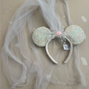Disney parks Mickey bridal ears with veil